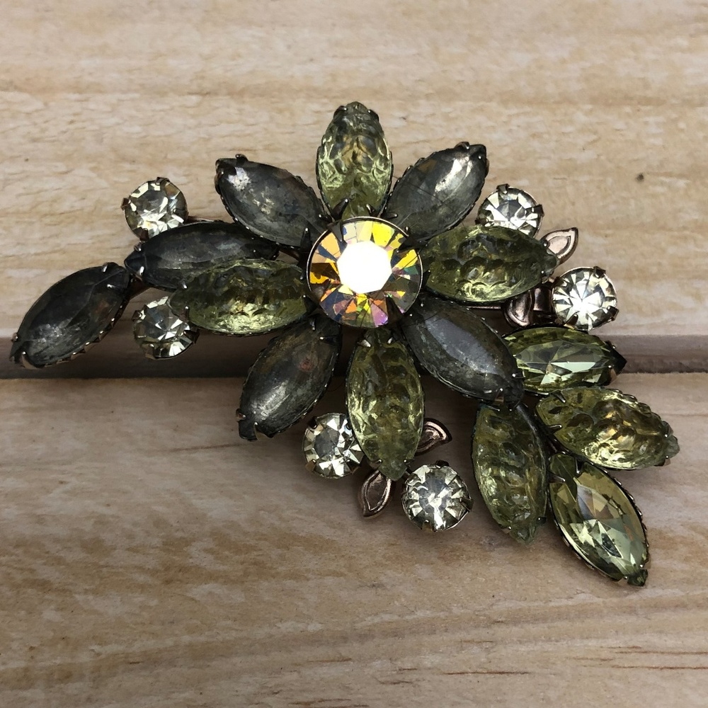 Vintage Floral Aurora Borealis‎ Rhinestone Brooch